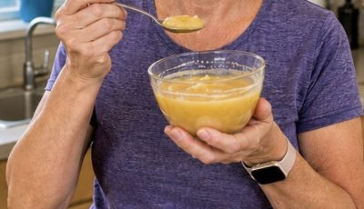 A 97-year-old orthopedic surgeon says: This food can rebuild knee cartilage in
